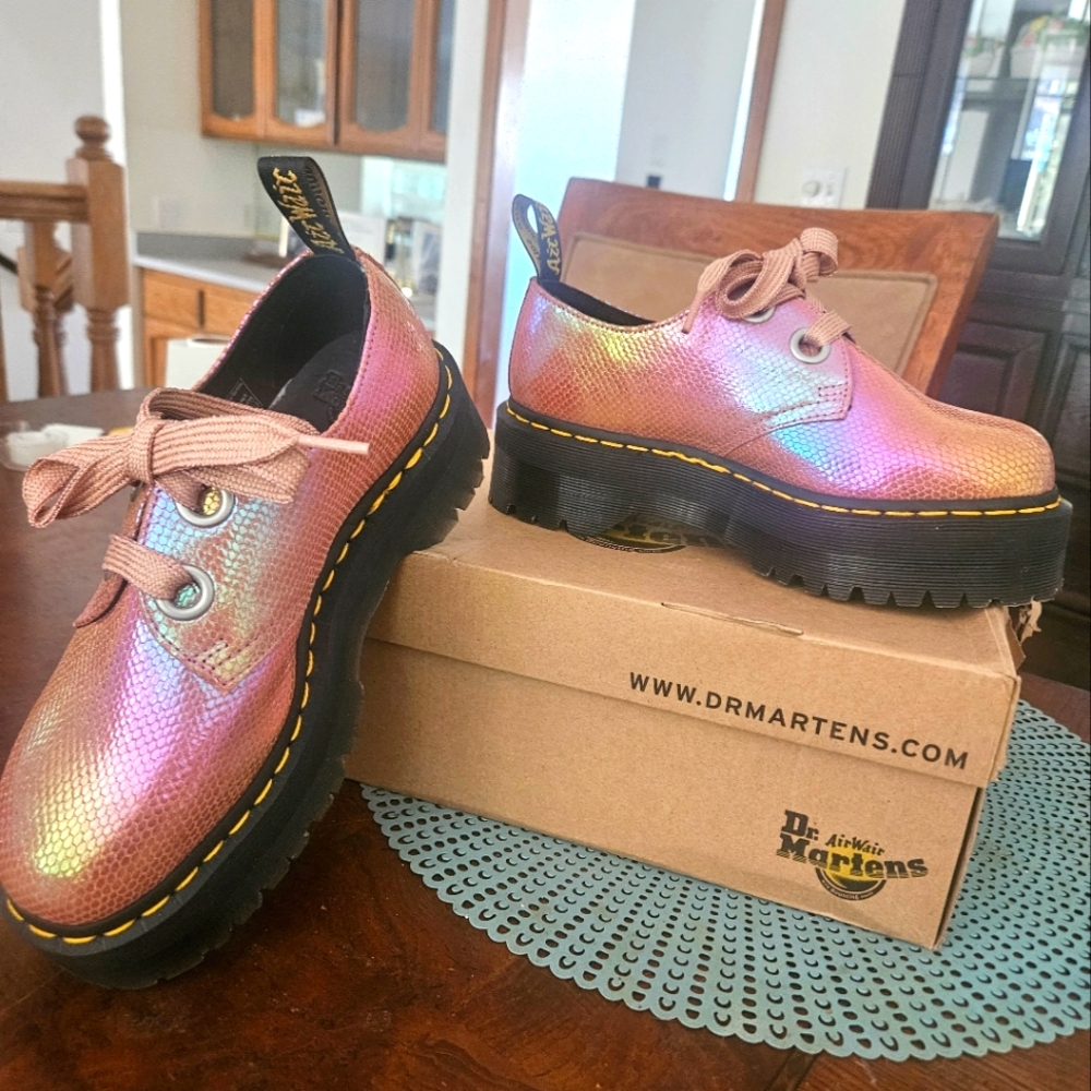 EUC Doc Martens pink iridescent texture Quad Retro platform oxfords. No flaws!